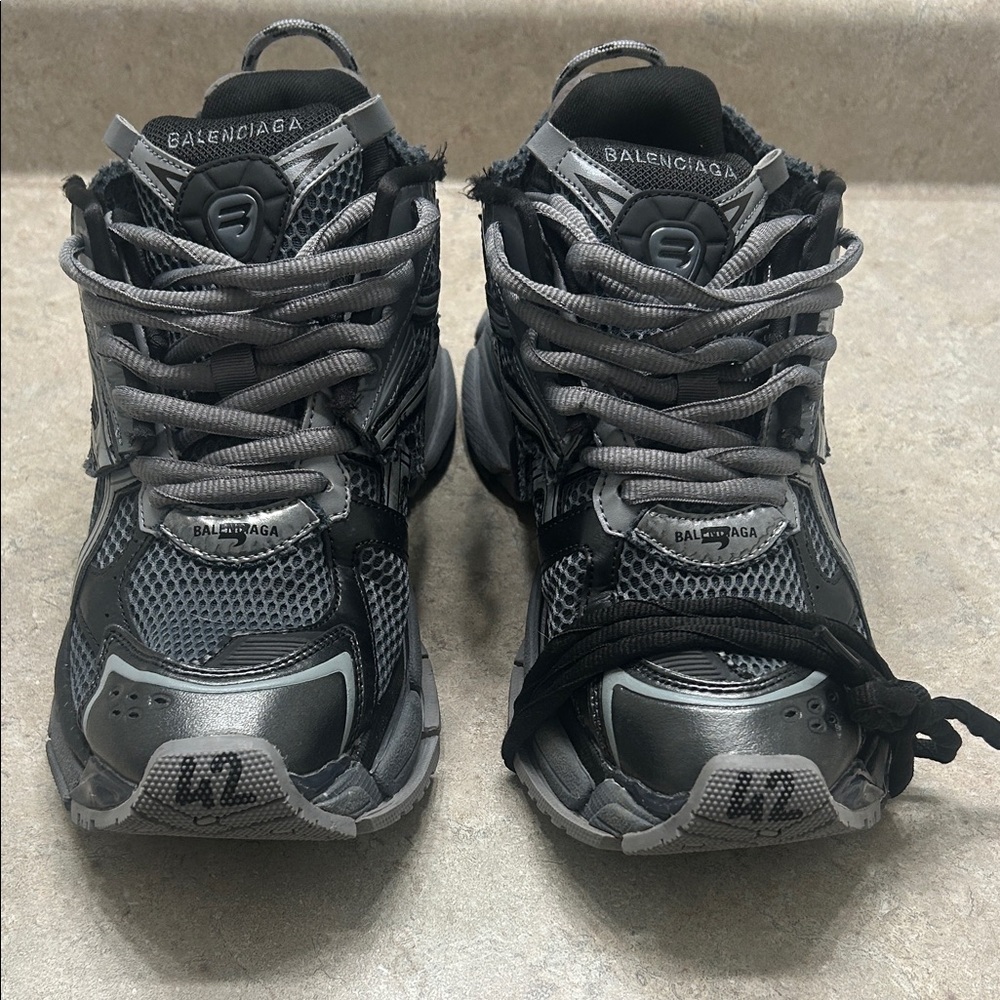 Balenciaga runners willing to negotiate btw